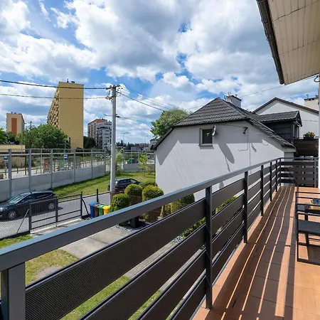 Daire Spacious Family With Balcony, Desk And 3 Bedrooms By Renters Krakow
